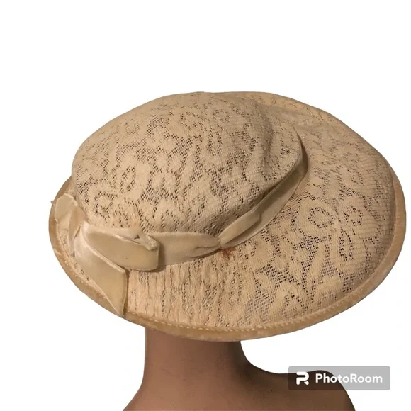 Vintage | Accessories | Vintage A Structured Lace With  display picture 2